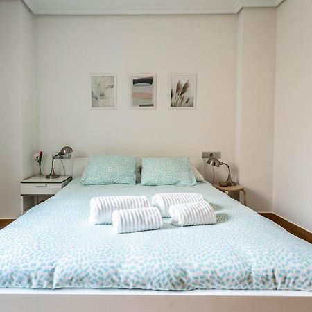 Apartamento En Primera Linea De Playa Riazor A Coruna Ngoại thất bức ảnh