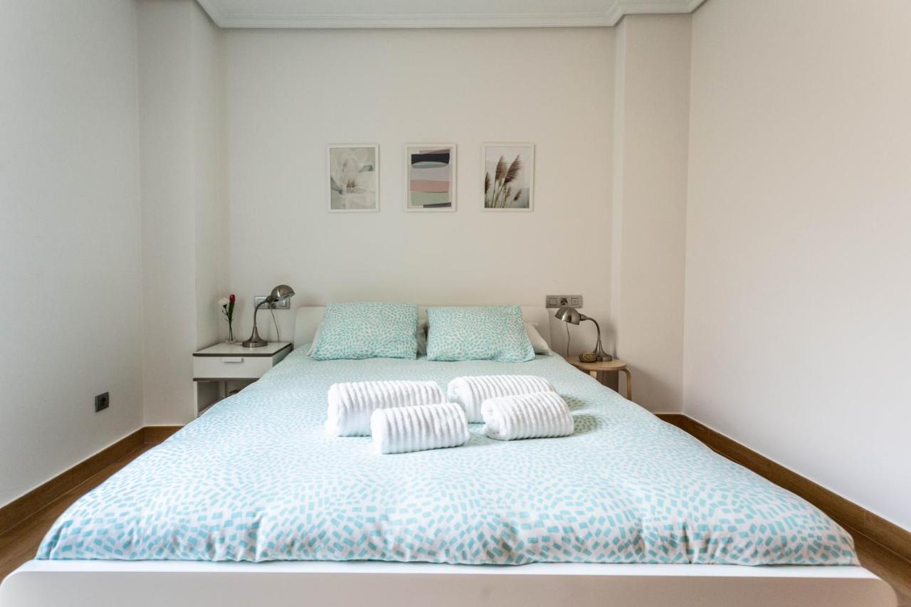 Apartamento En Primera Linea De Playa Riazor A Coruna Ngoại thất bức ảnh