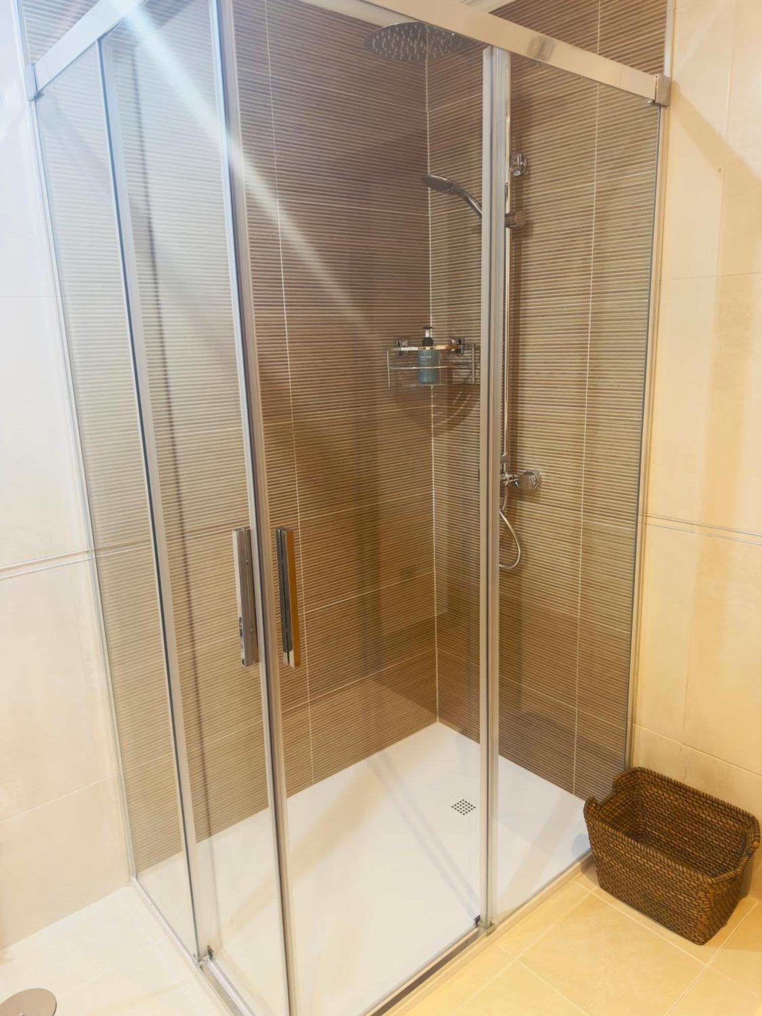 Apartamento En Primera Linea De Playa Riazor A Coruna Ngoại thất bức ảnh